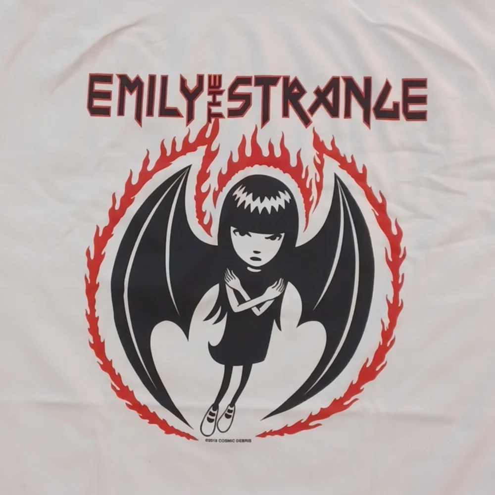 Hot topic EMILY THE STRANGE BAT WINGS WHITE SHORT-SLEEVED TSHIRT 2XL - Picture 1 of 6